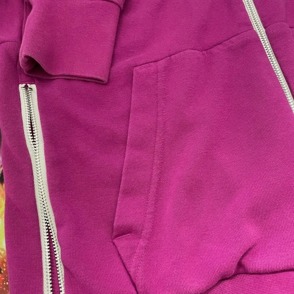 Nike women’s swoosh Fly standard issue full- zip Hoodie sweater size medium